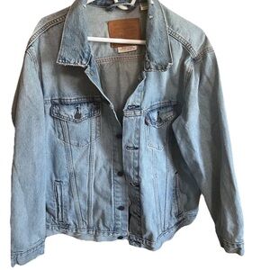Levi’s Trucker Jacket XL PC9-A5782-0002 Distressed Denim Fade Button Front 25x30